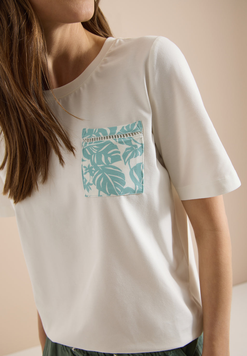 T-Shirt mit Rundhals und Brusttasche