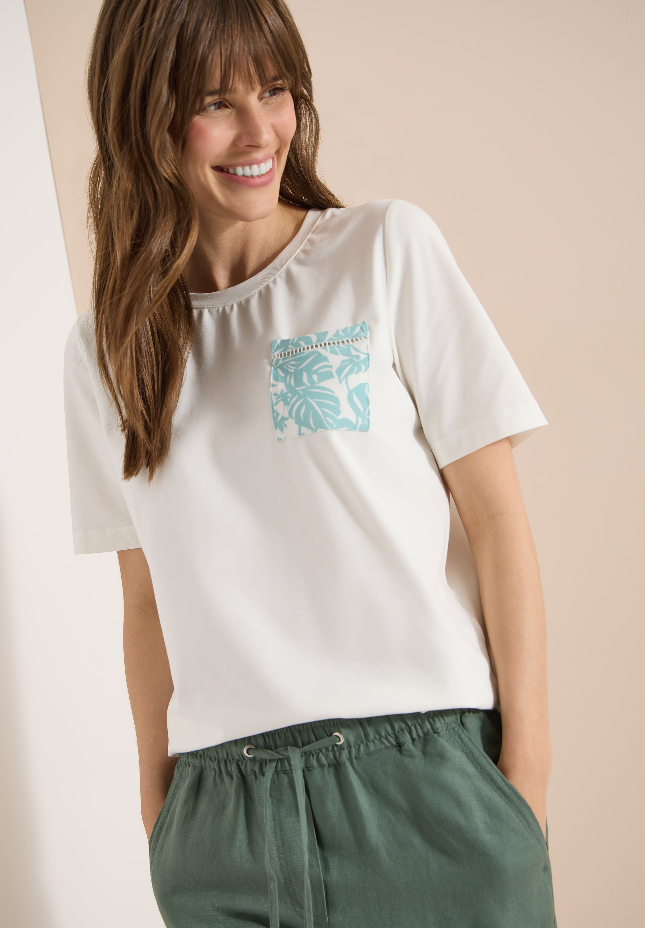 T-Shirt mit Rundhals und Brusttasche