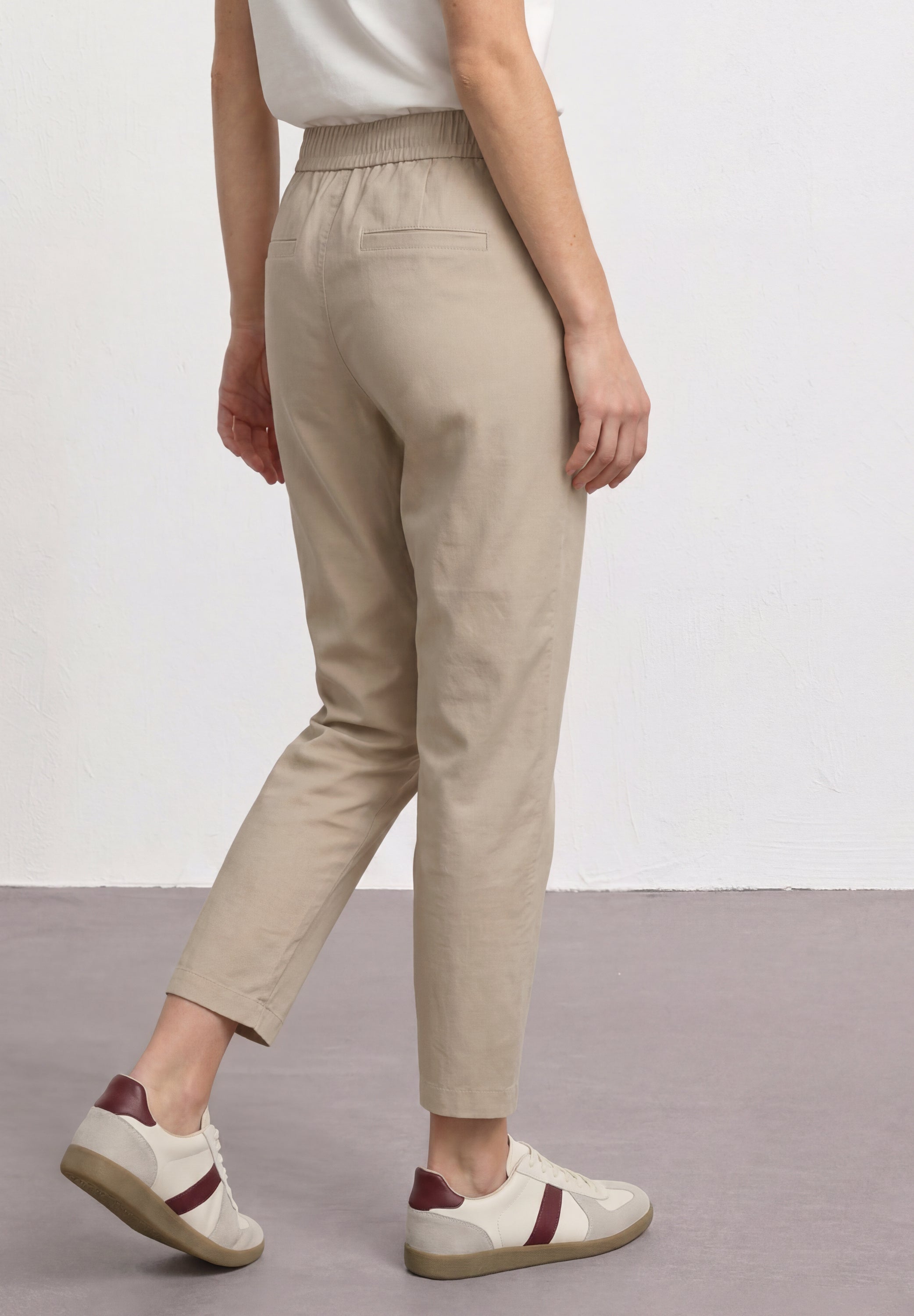 Slim Leg Chino mit Elastikbund