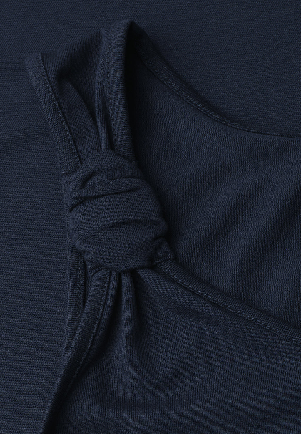 Top mit V-Neck und Knotendetail