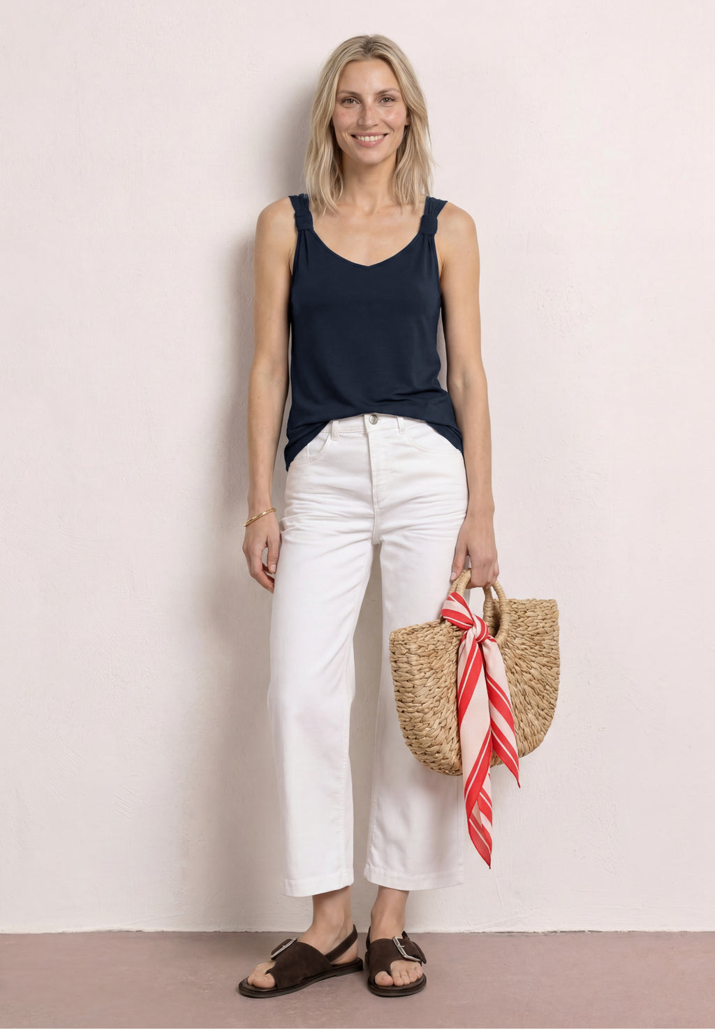 Top mit V-Neck und Knotendetail