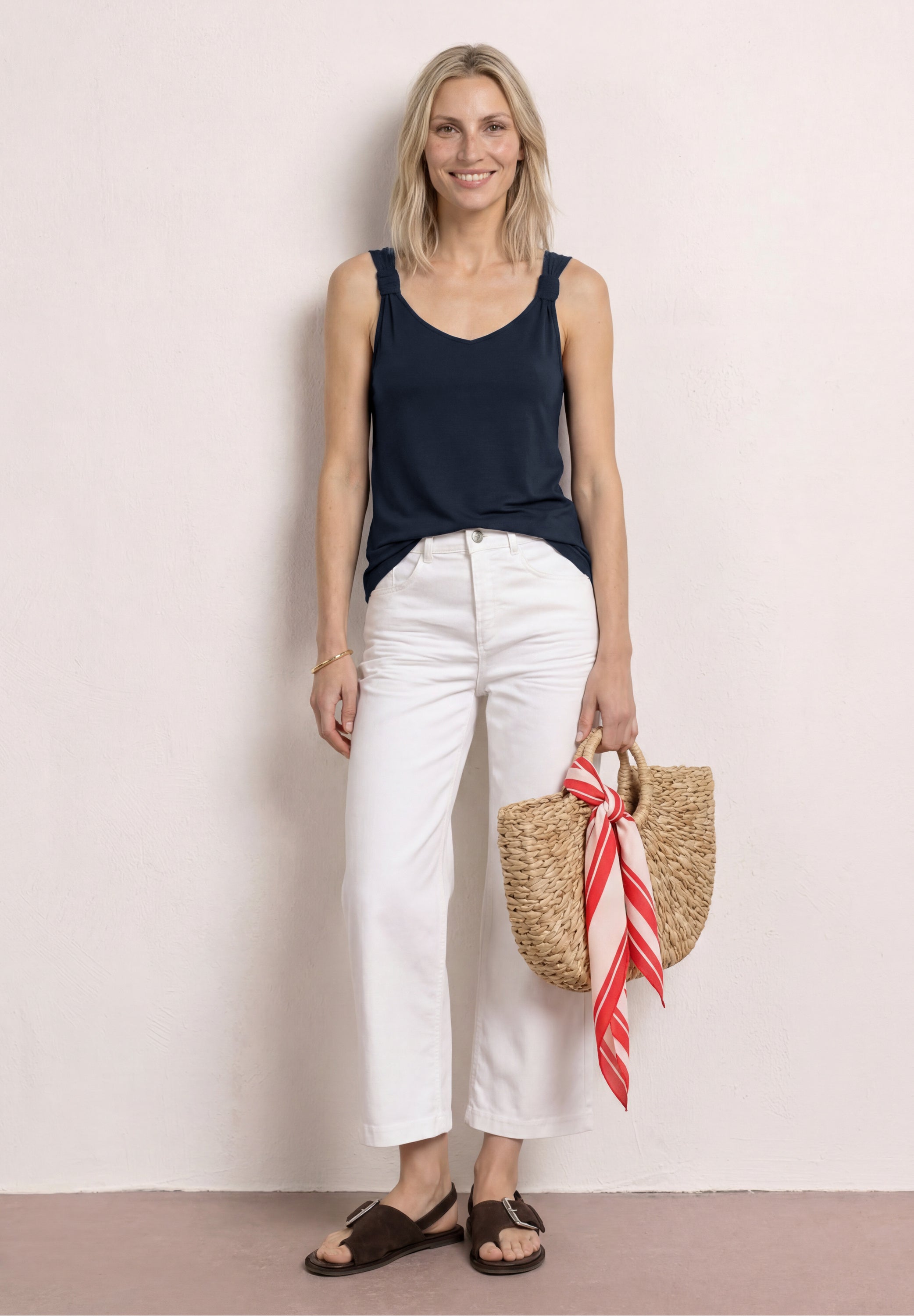 Top mit V-Neck und Knotendetail