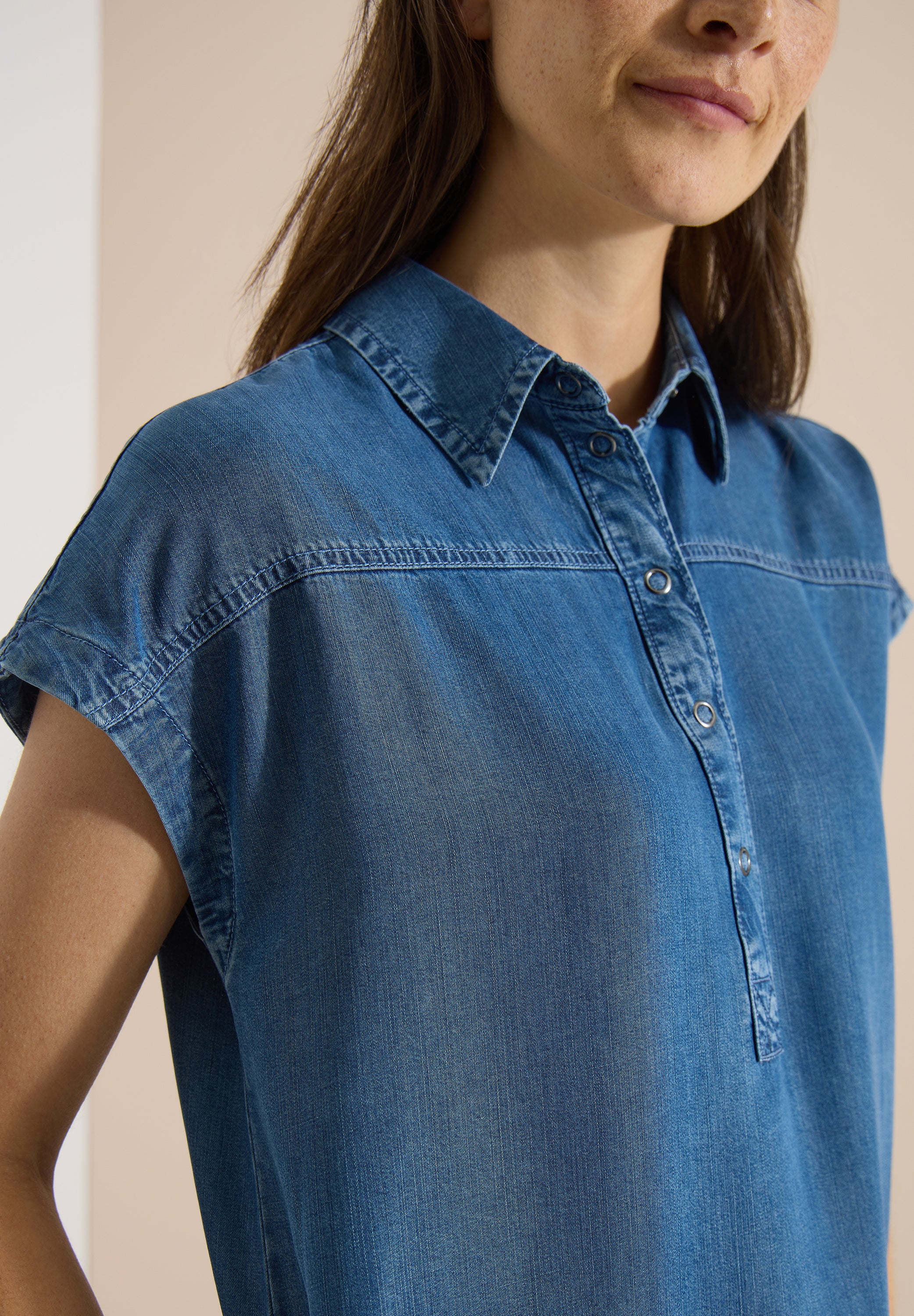 Knielanges Kleid im Denim-Look