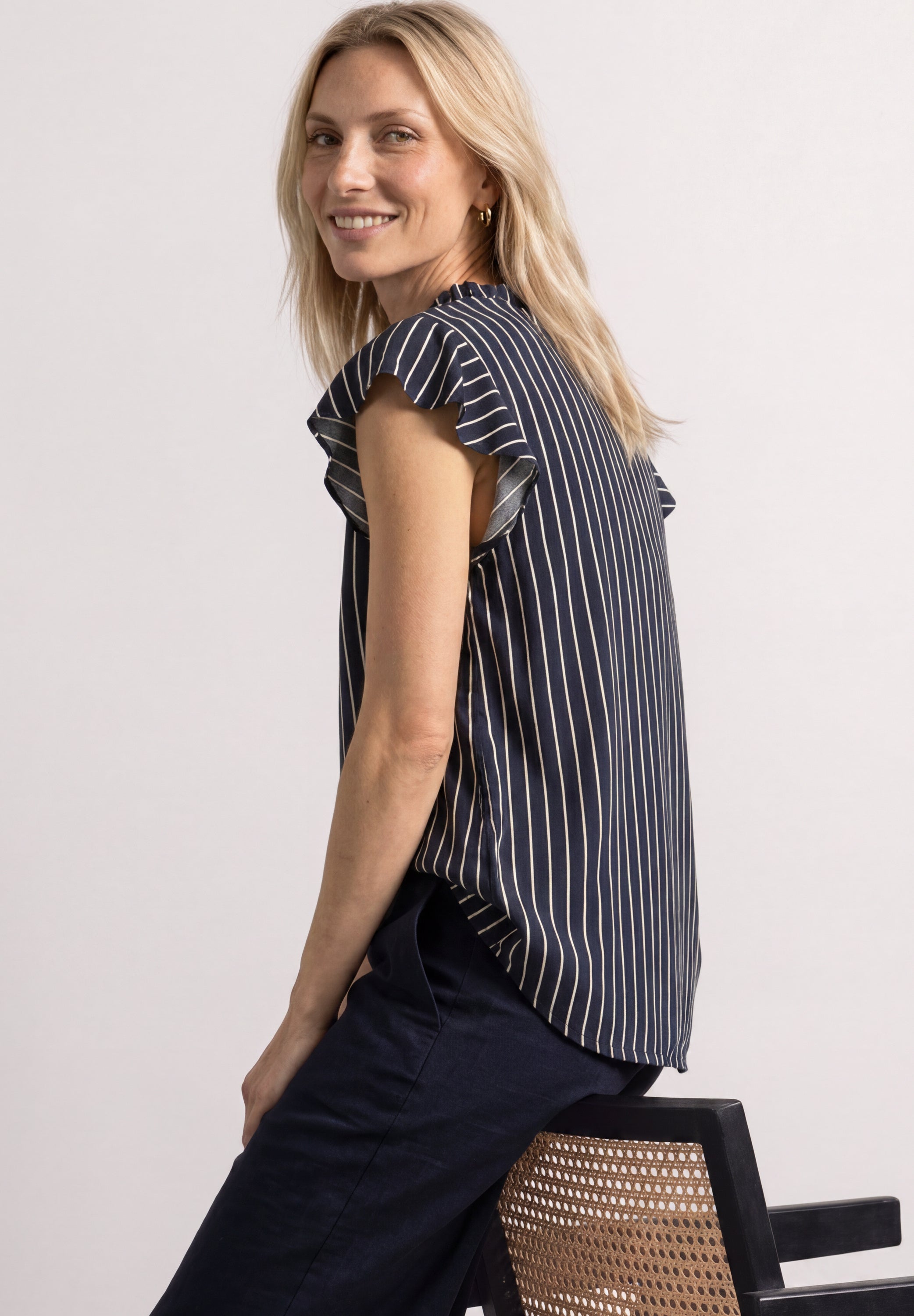 Blusenshirt mit Split Neck und Volant-Ärmeln