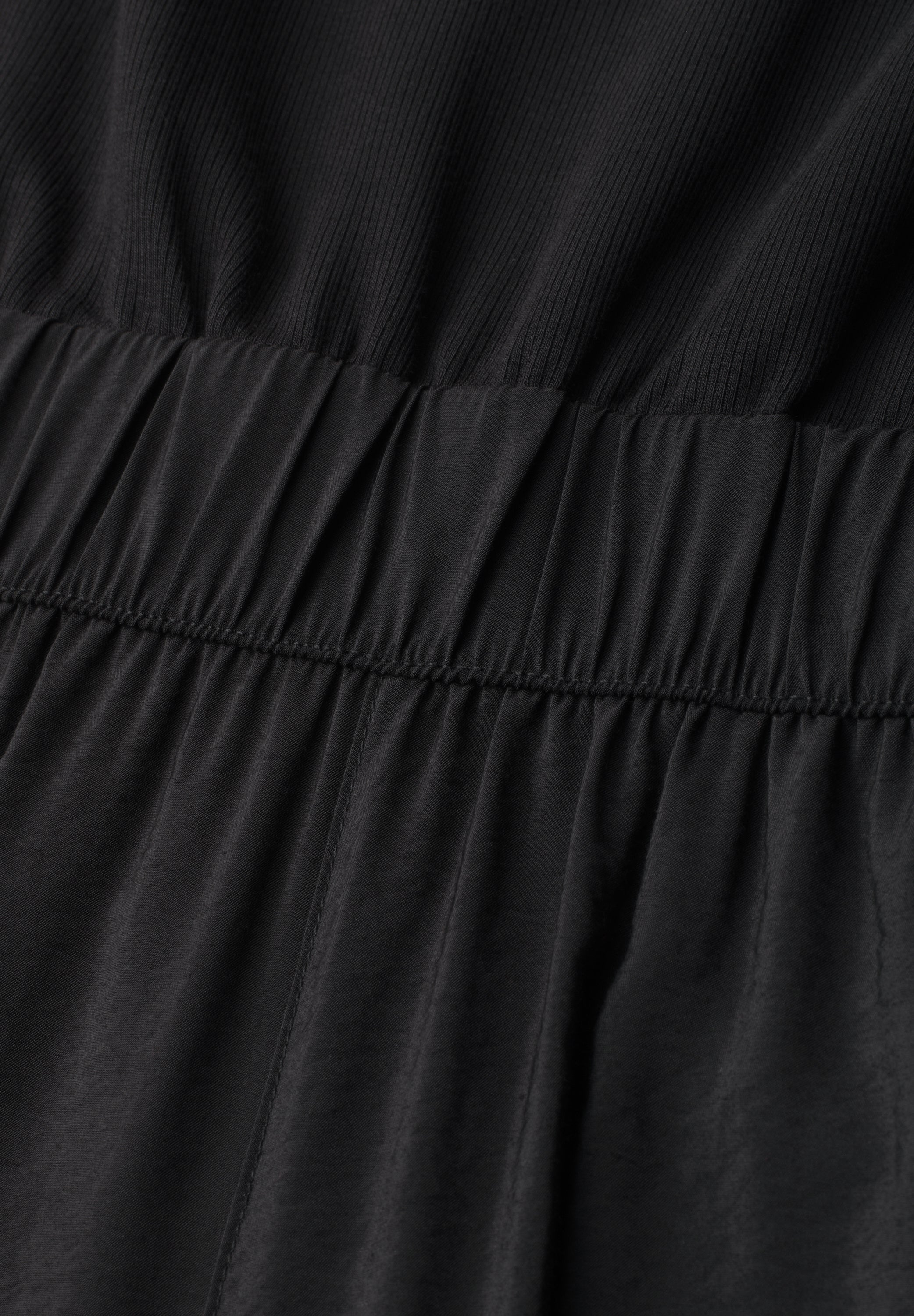 Wide Leg Jumpsuit im Strukturmix