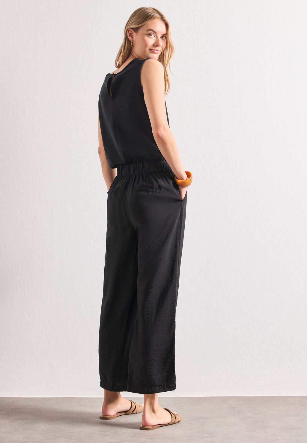 Wide Leg Jumpsuit im Strukturmix