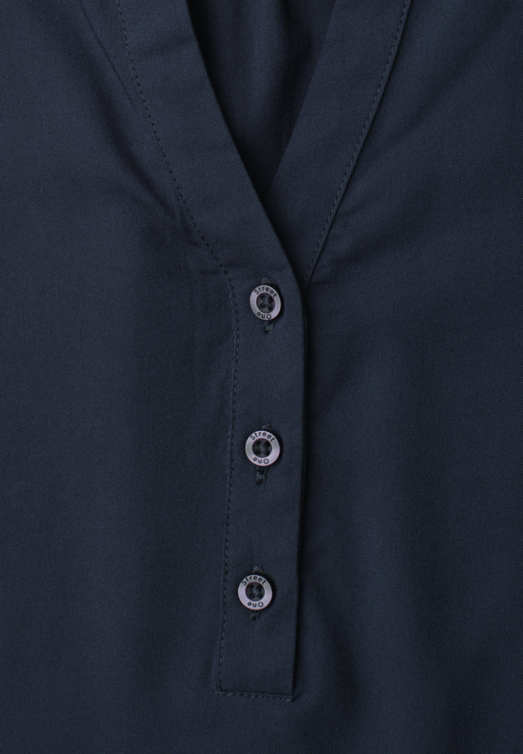 Kurzarm Bluse mit Split Neck und Elastiksaum