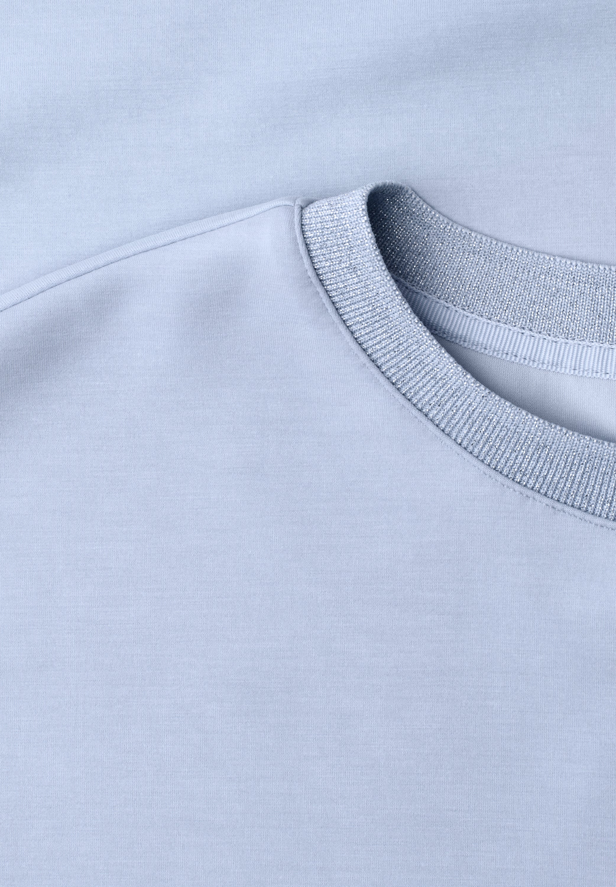 T-Shirt im Silk-Look mit Rundhals