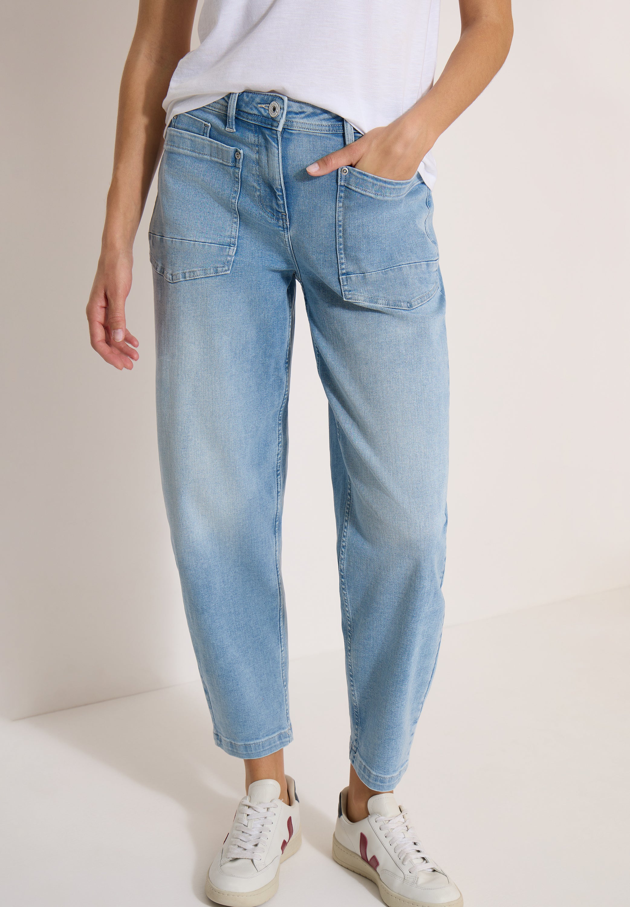 Barrel Leg Jeans mit aufgesetzten Taschen