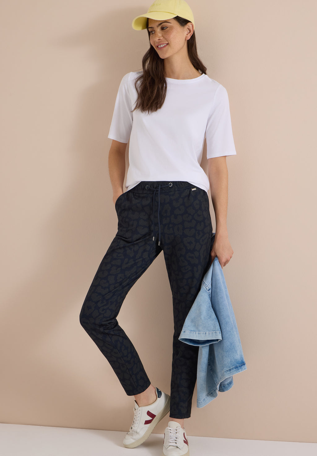 Mid Waist Slim Leg Hose im Casual Fit