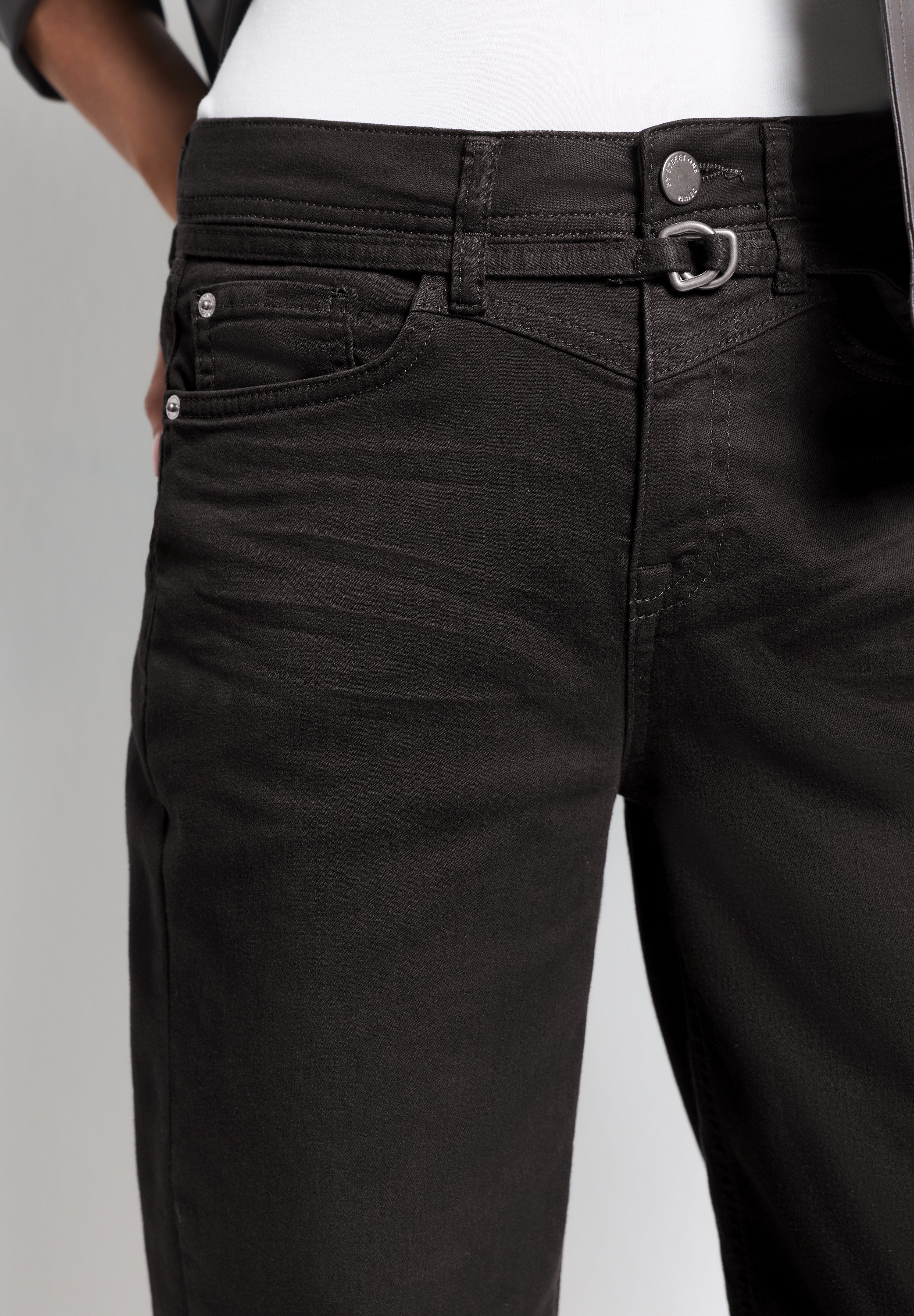 High Waist Barrel Leg Jeans im Loose Fit