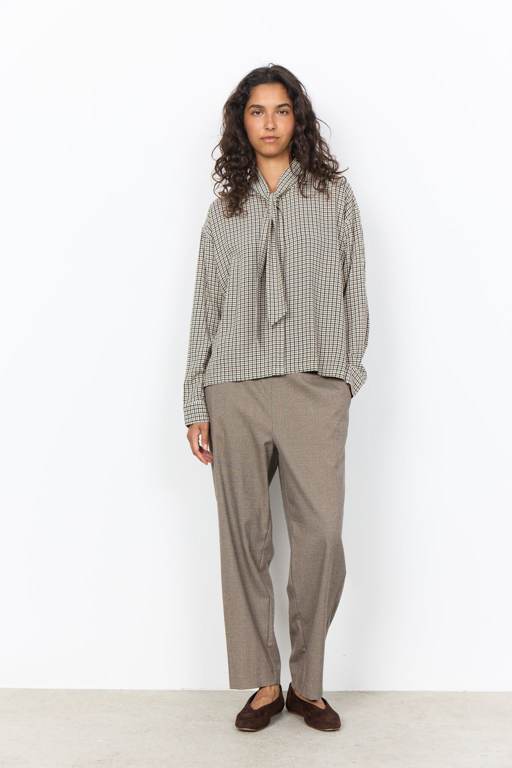Bluse Halia mit Stehkragen und Allover-Print von Soyaconcept