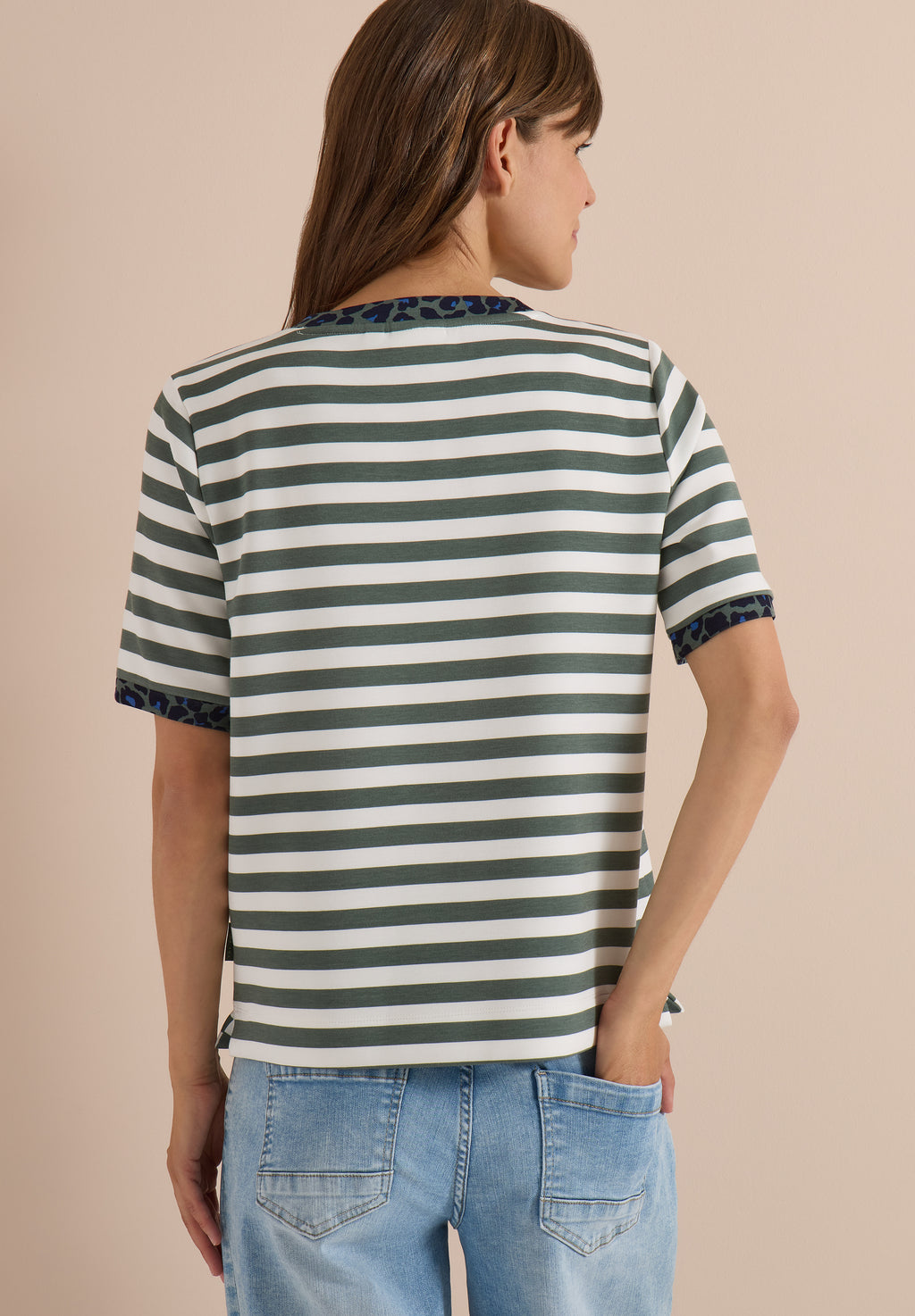 T-Shirt mit Rundhals und Leo-Details