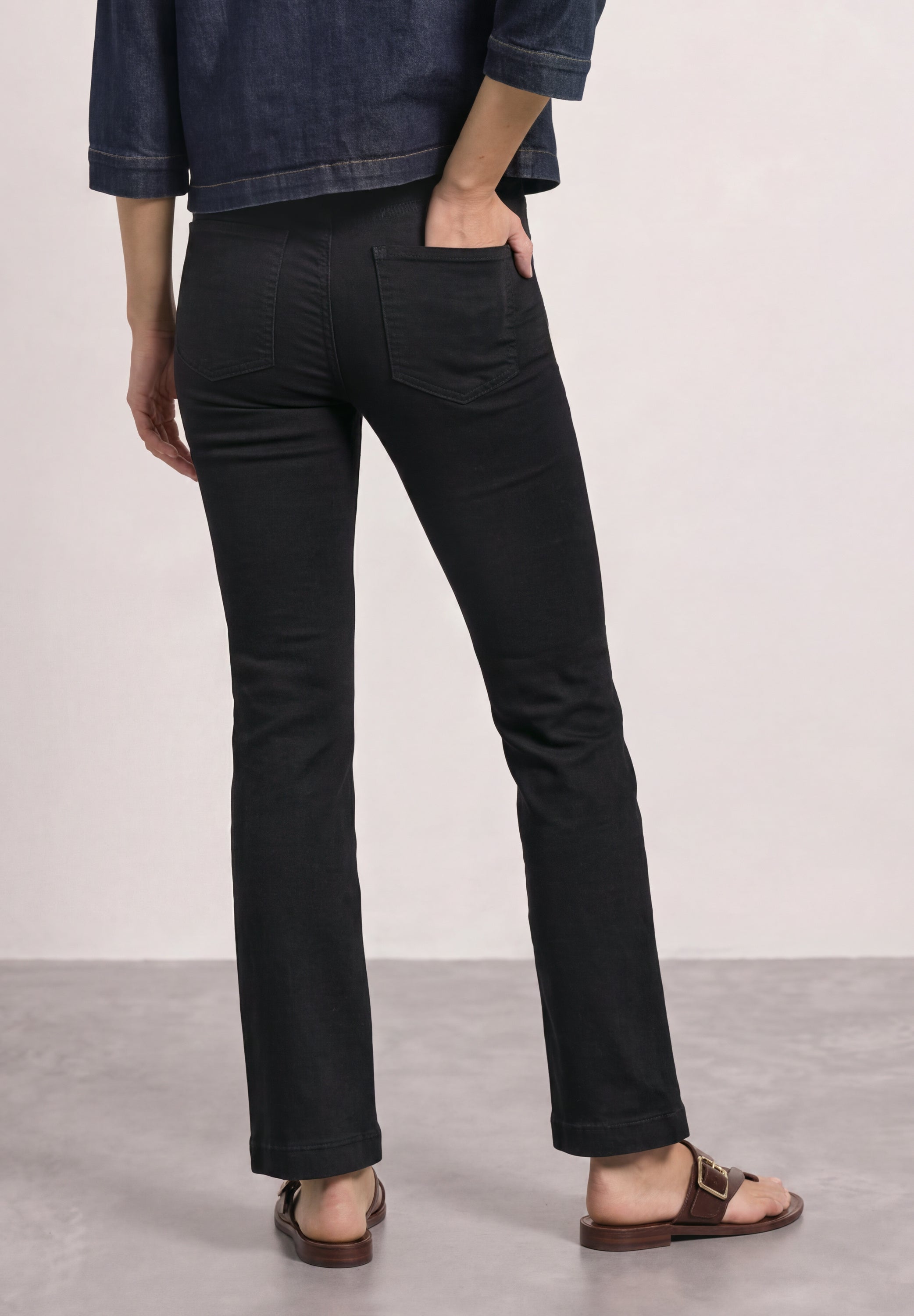 High Waist Bootcut Jeans im Slim Fit