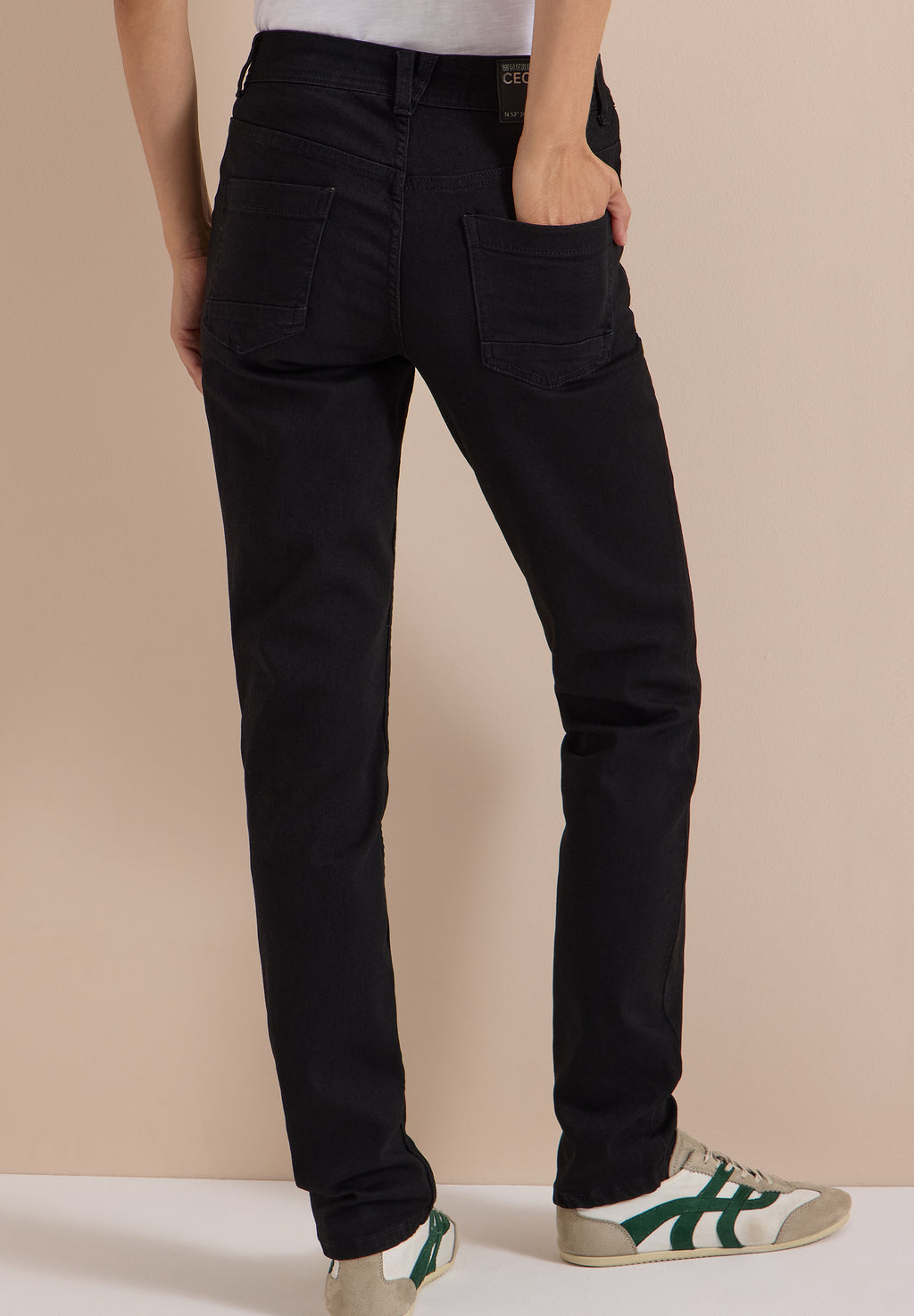 Mid Waist Straight Leg Jeans im Casual Fit