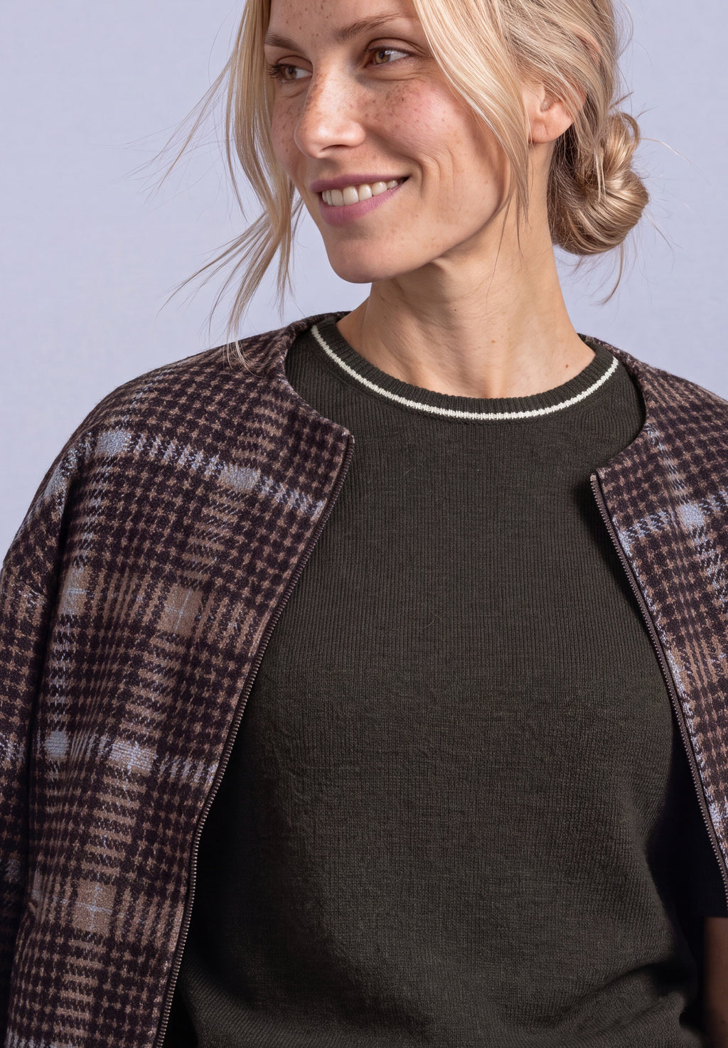 Kurzarm Pullover mit Kontrastdetail