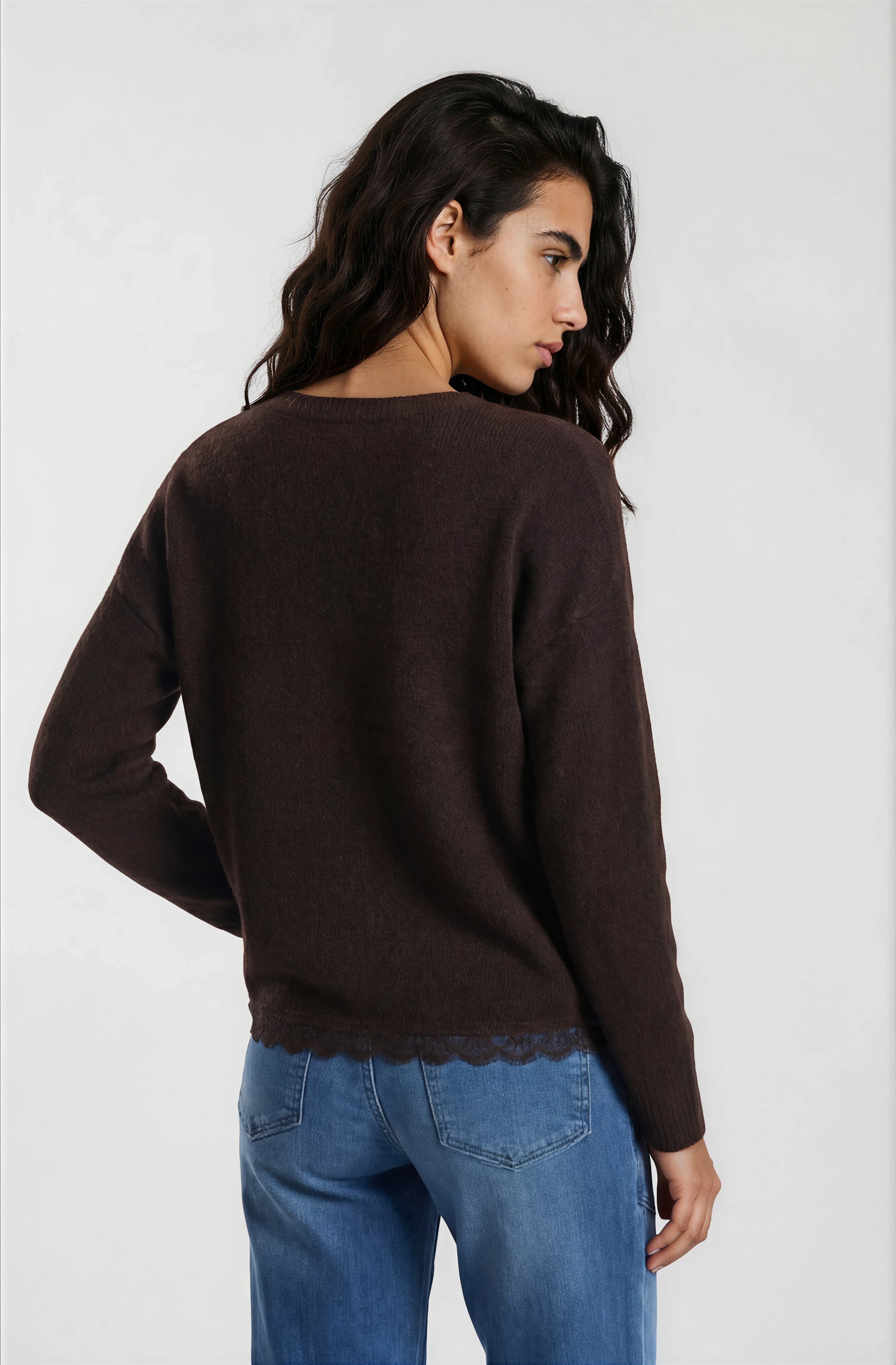 round neck 1/1 sleeve + lace at hem