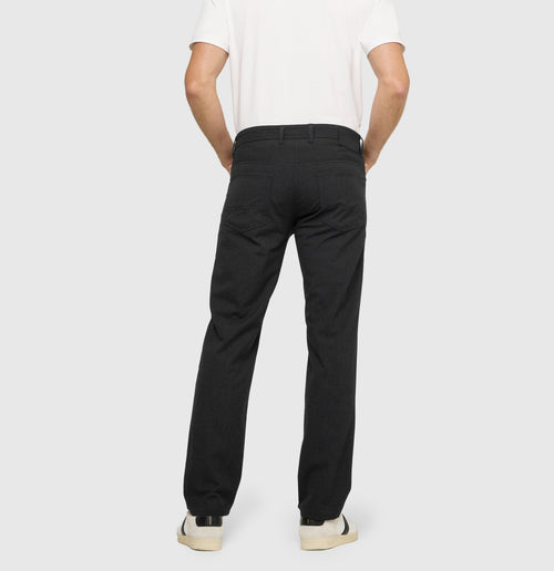 Hose Arne Travel aus Bi-Stretch in Schwarz von MAC