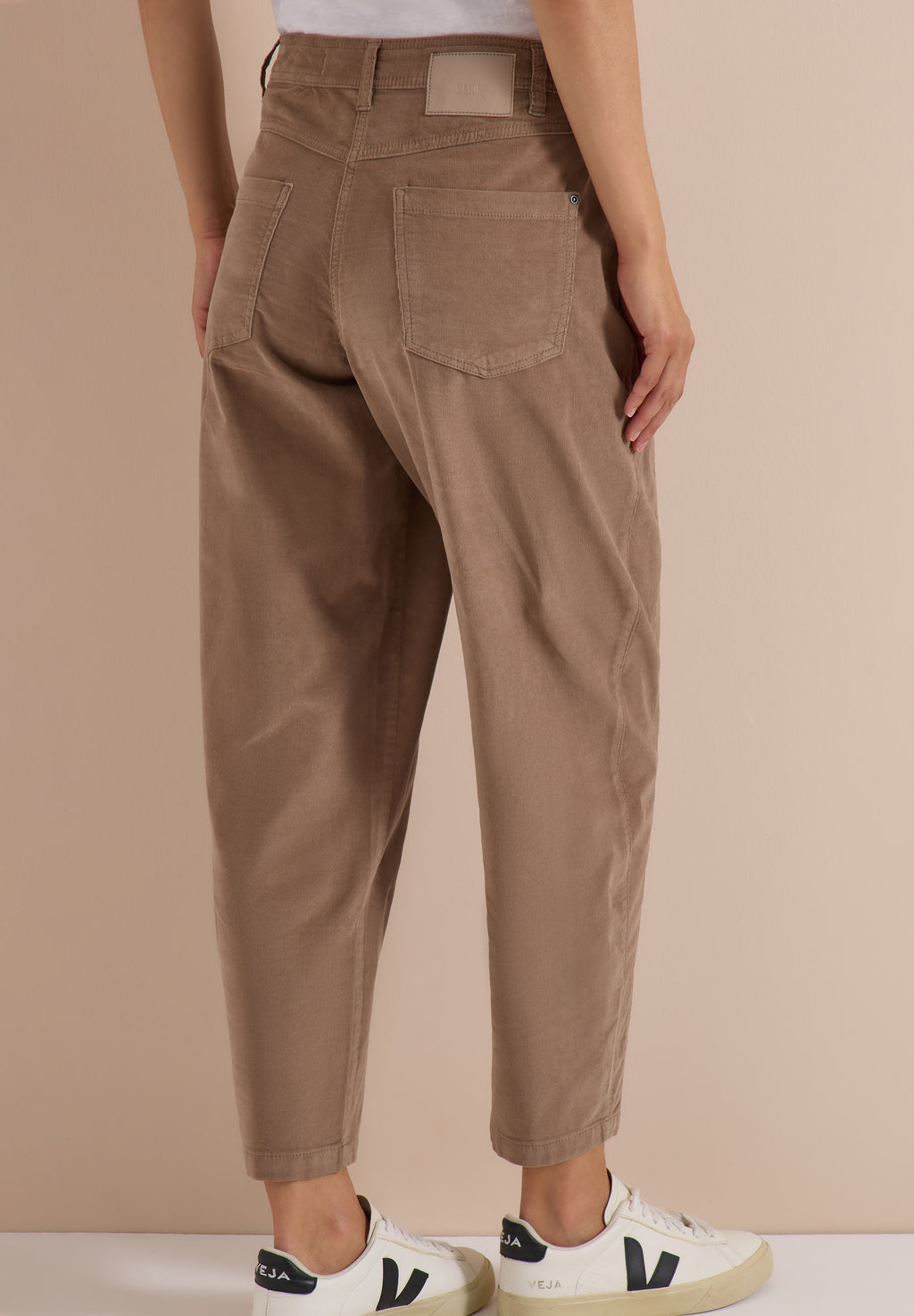 Mid Waist Barrel Leg Hose im Casual Fit