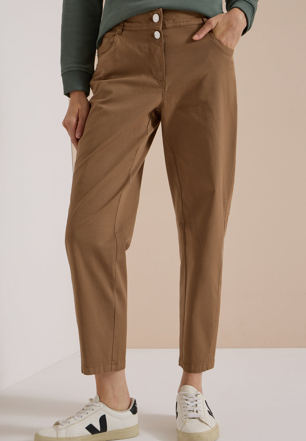 Mid Waist Barrel Leg Hose im Casual Fit