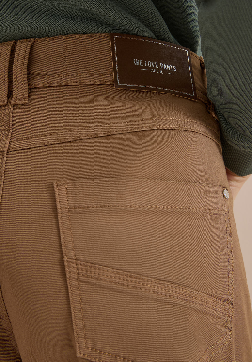 Mid Waist Barrel Leg Hose im Casual Fit