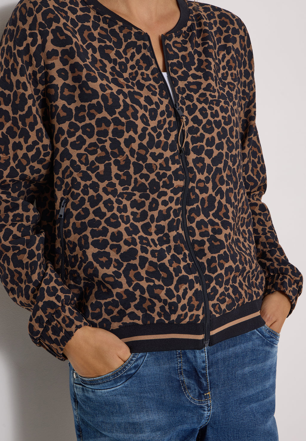 Blouson mit Zipper und Leo-Muster