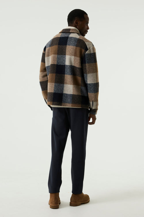 Karo-Overshirt mit Brusttasche in Braun von Garcia