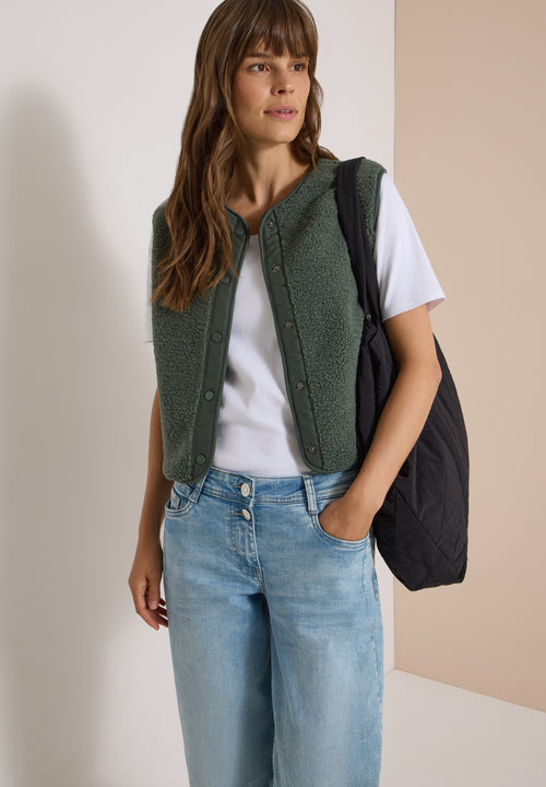 Teddy-Weste mit Softshelldetails von Cecil