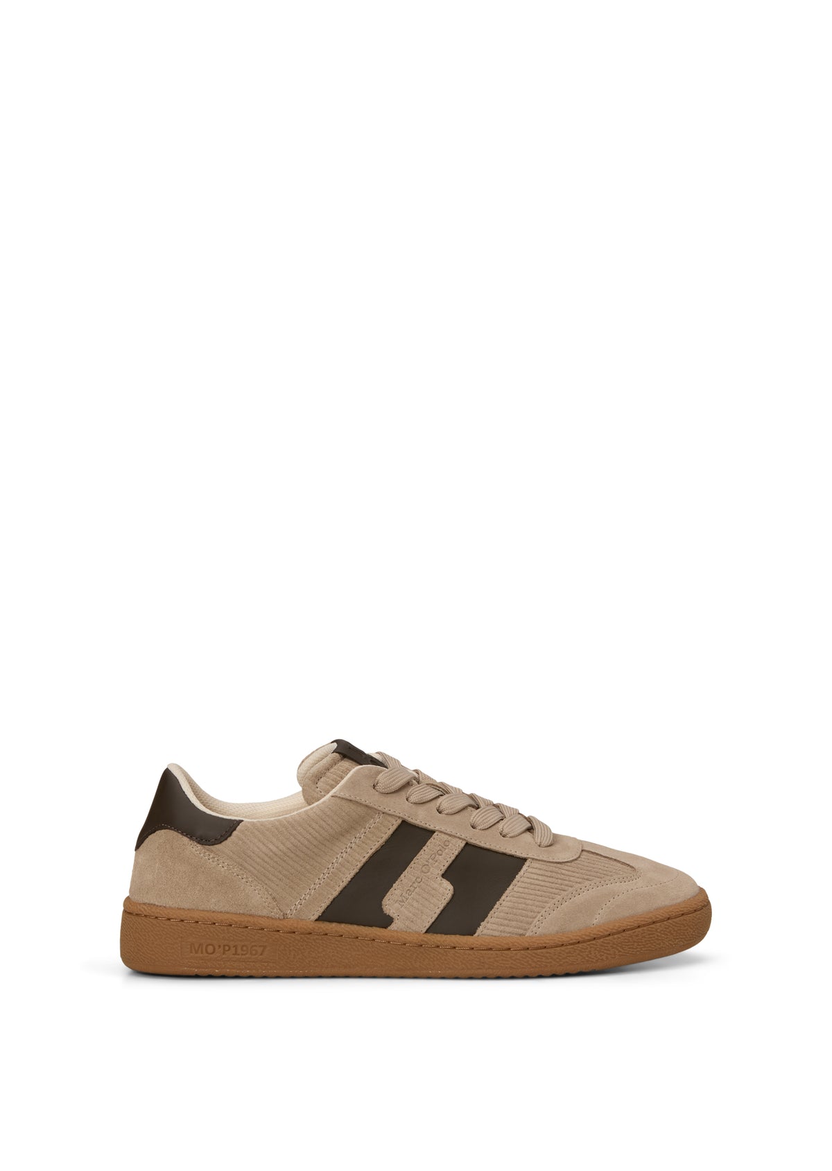 Sneaker Model Court