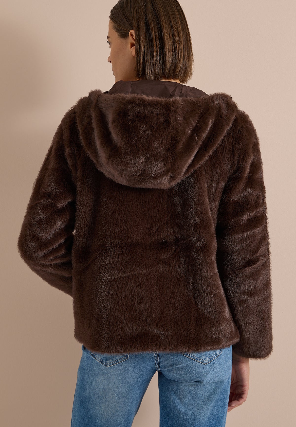 Fake Fur Jacke mit Softshelldetails