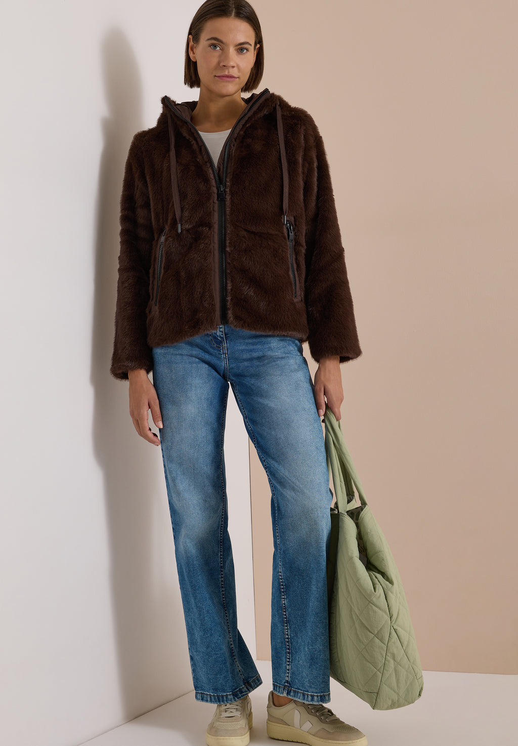 Fake Fur Jacke mit Softshelldetails