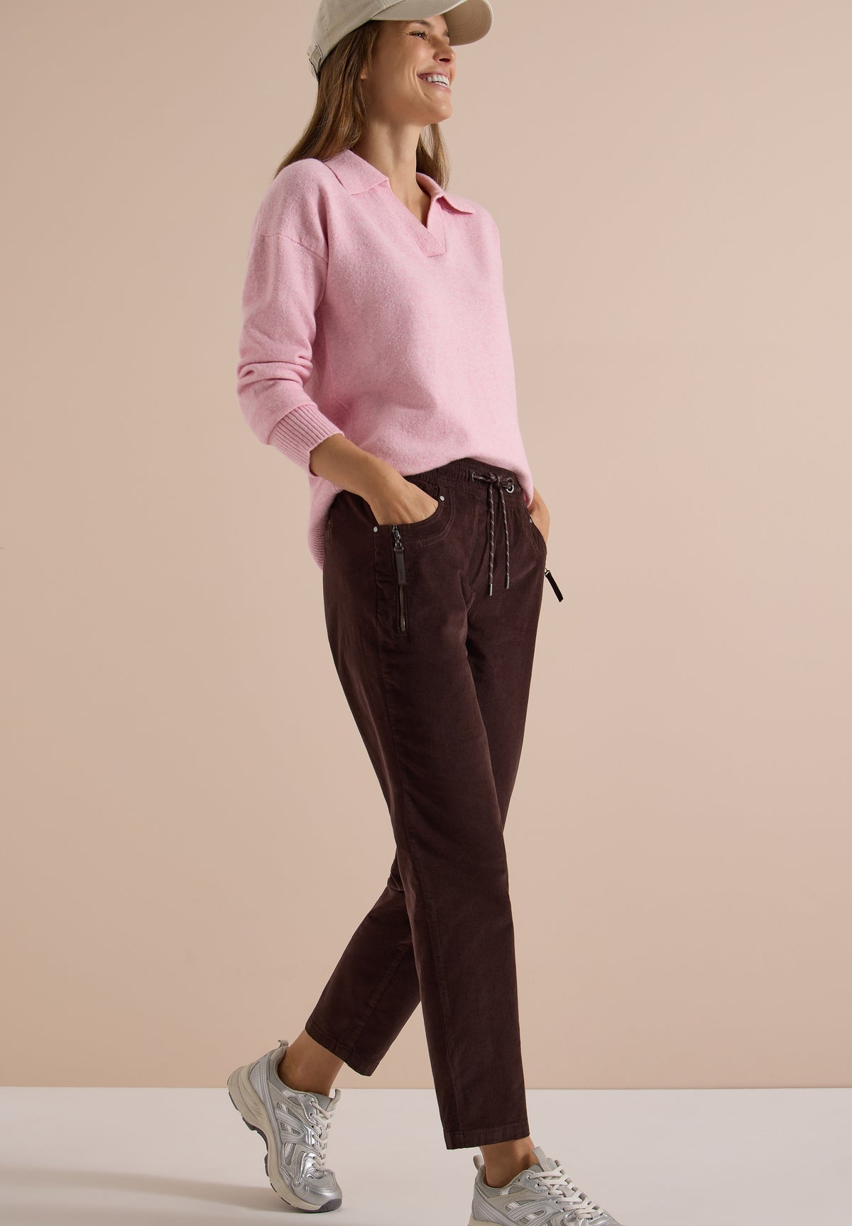 Mid Waist Slim Leg Hose im Casual Fit
