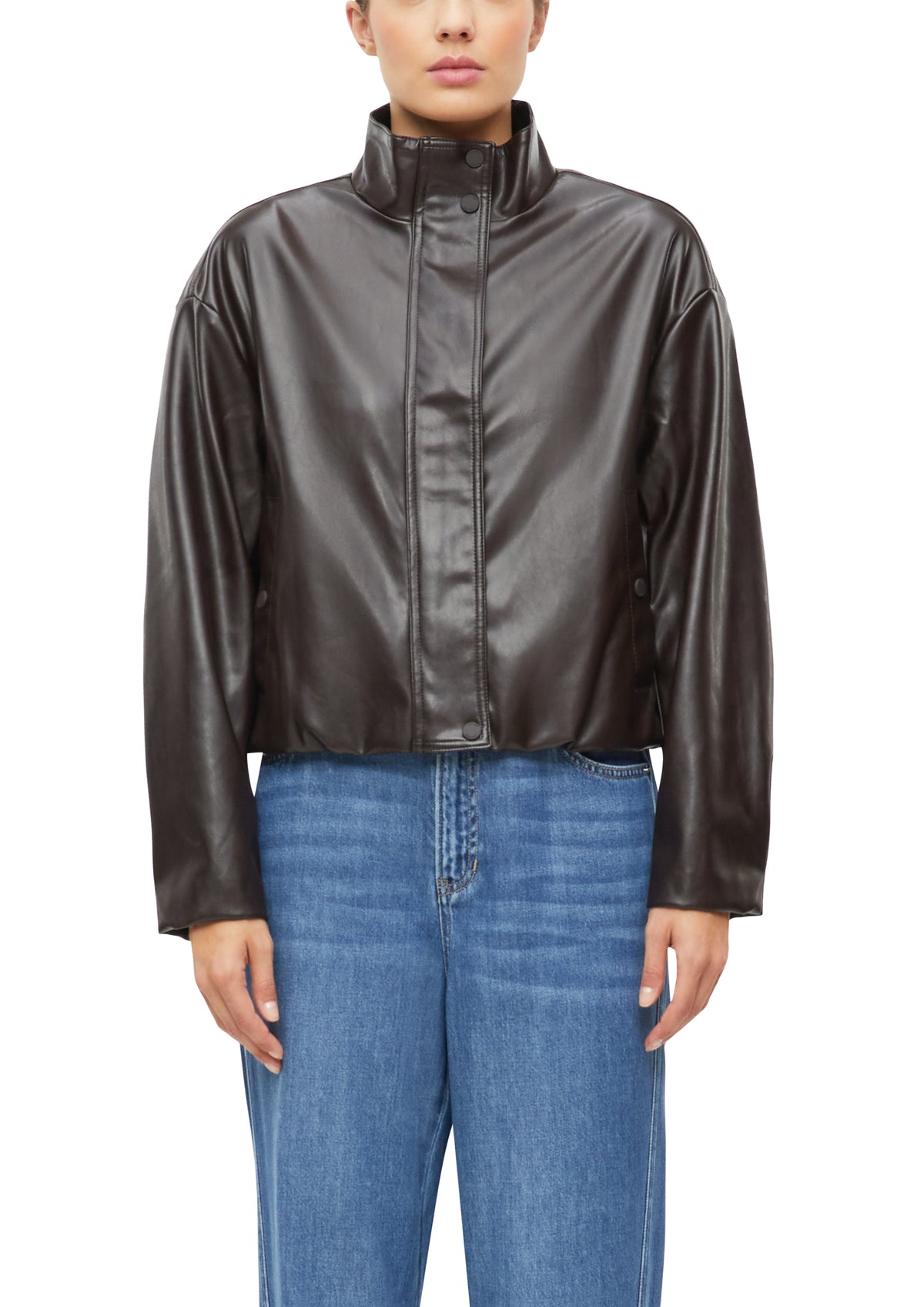 Kurze Jacke in Lederoptik mit hohem Kragen von s.Oliver