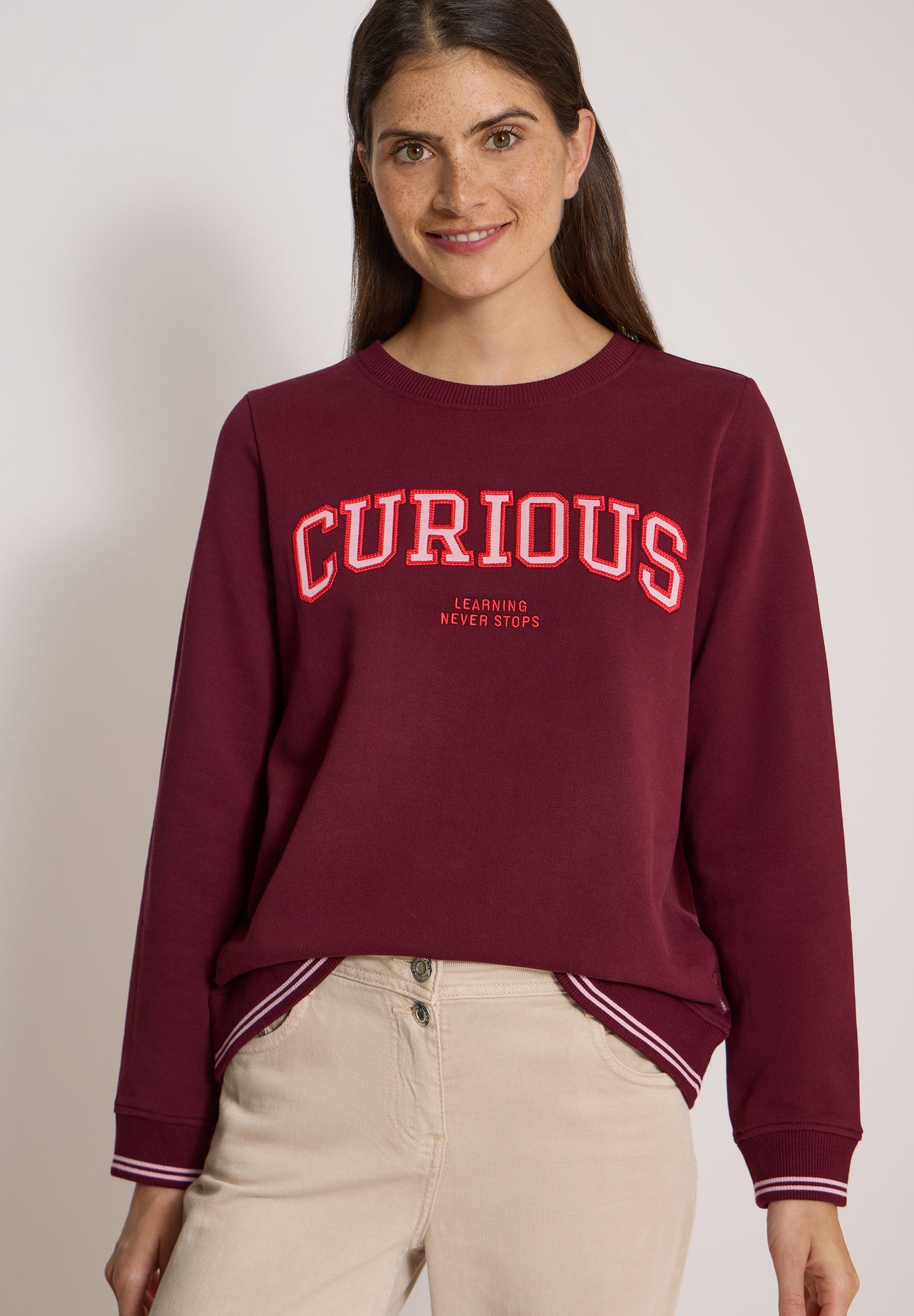 Sweatshirt mit Rundhals und Stickerei