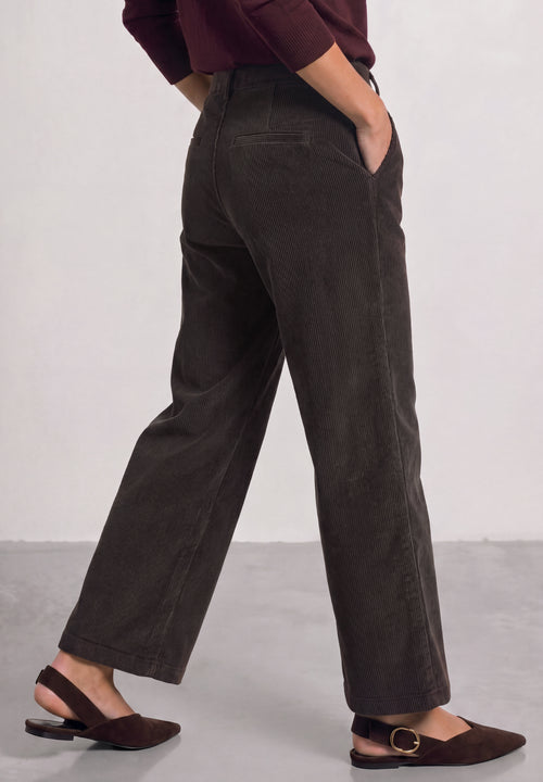 Straight-Leg-Hose Amalia mit Knopfdetails von Street One