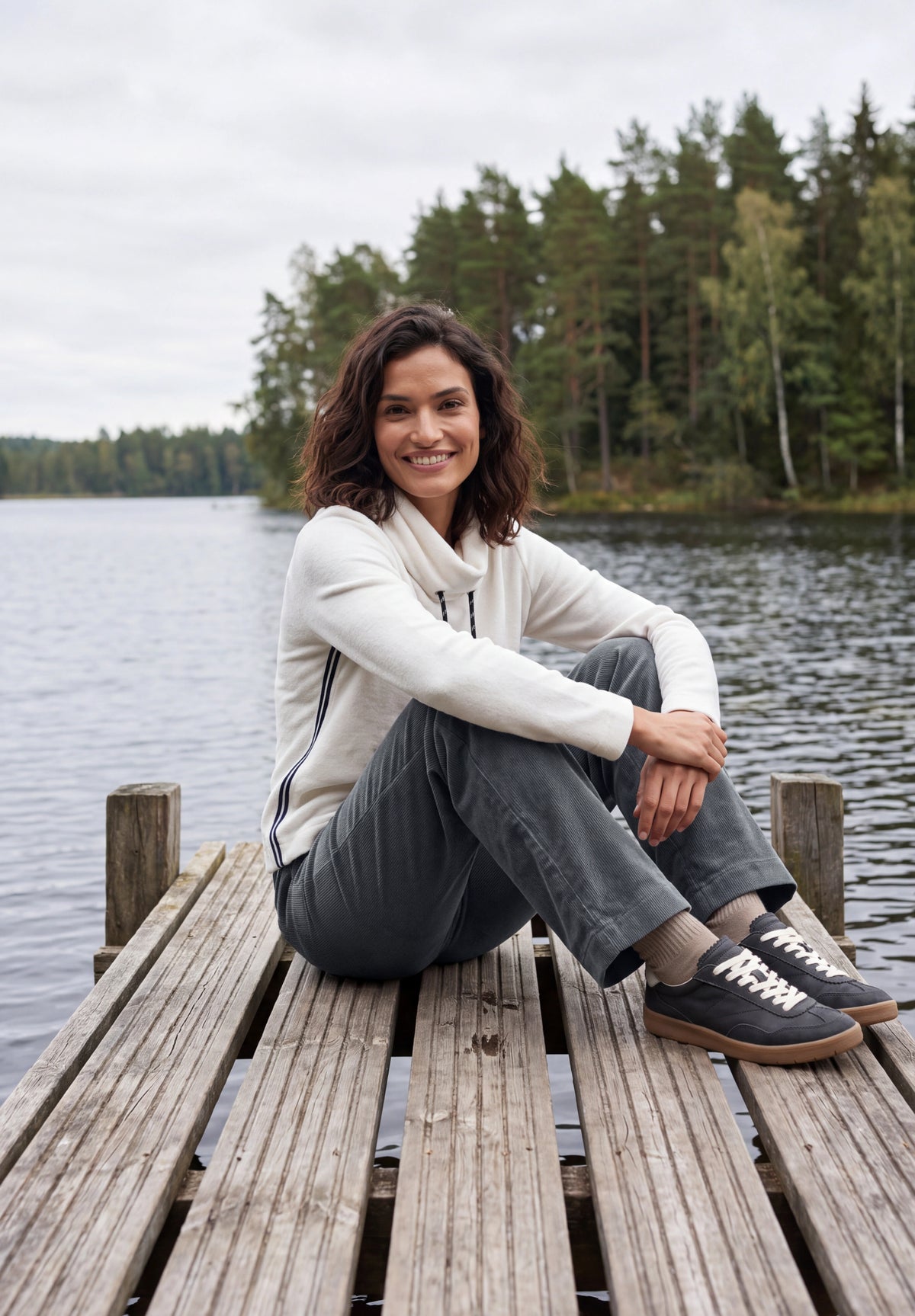 Cordhose Neele im High-Waist-Loose-Fit von Cecil