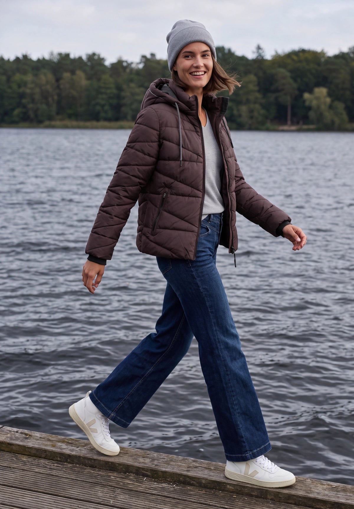 Steppjacke mit Kapuze und Zipper von Cecil