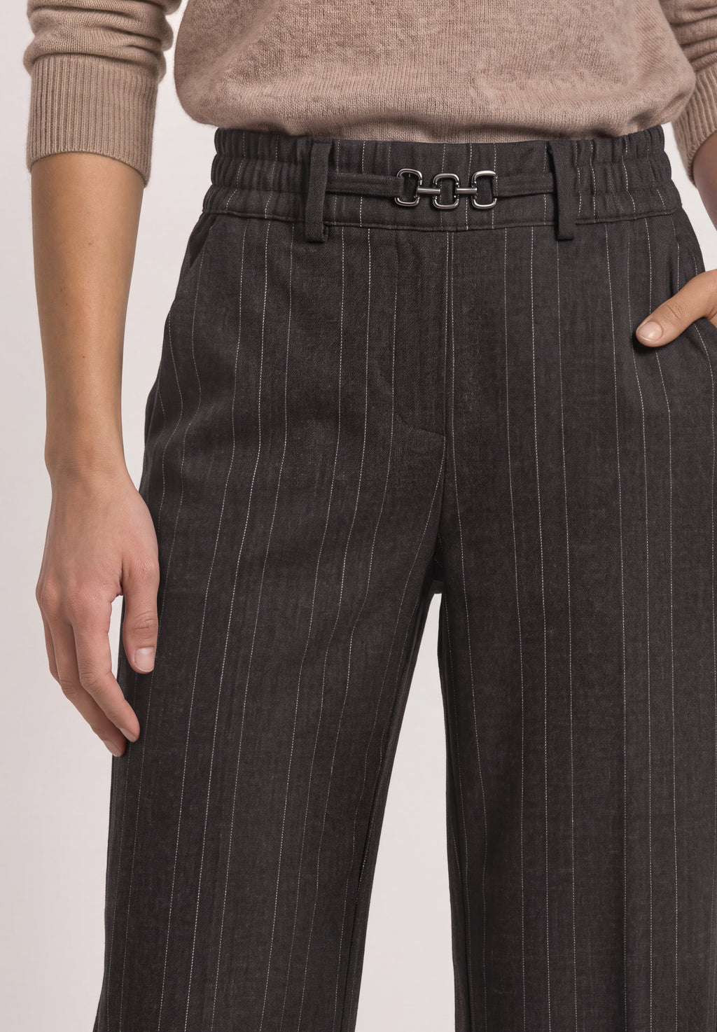 Straight-Leg-Hose Amalia mit Streifen und Schnalle von Street One