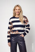 Strickpullover mit einer Mustermischung