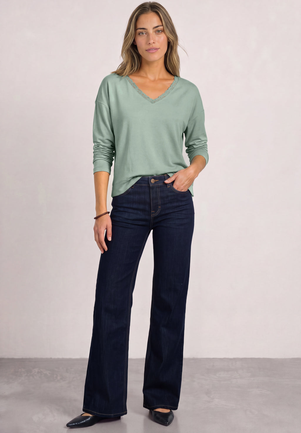 Langarm Shirt mit V-Neck und Spitzendetail