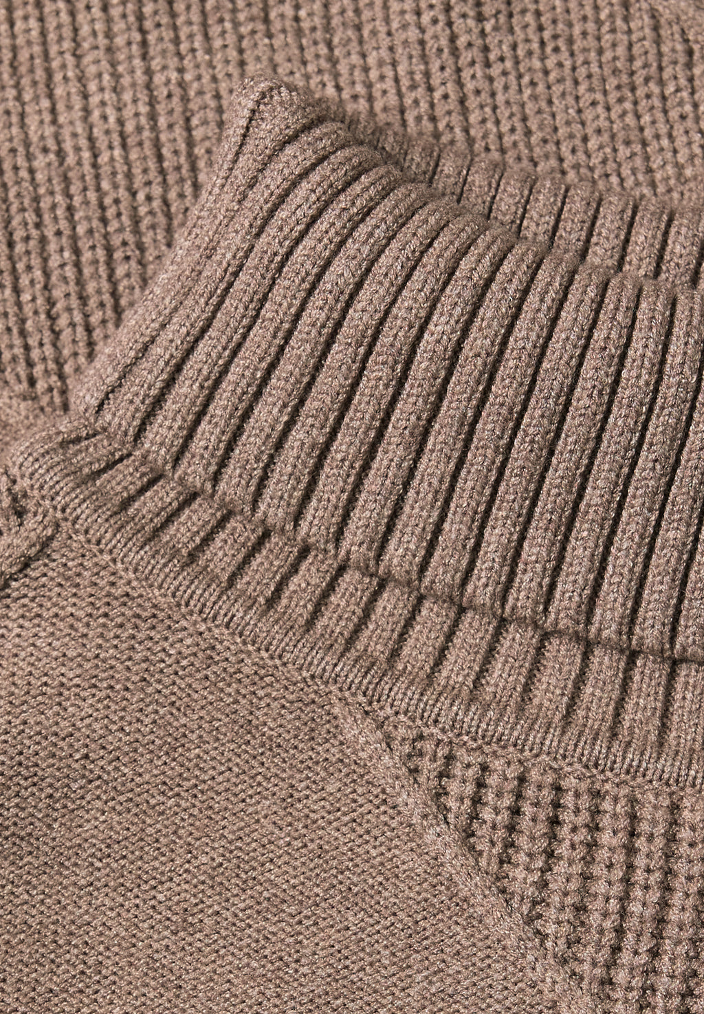 Pullover mit Rollkragen und Strukturmix
