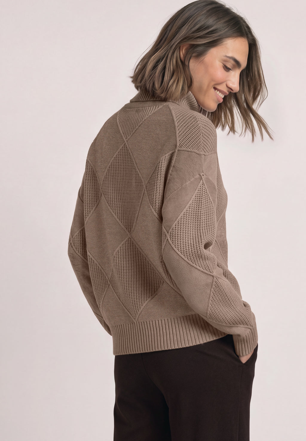 Pullover mit Rollkragen und Strukturmix