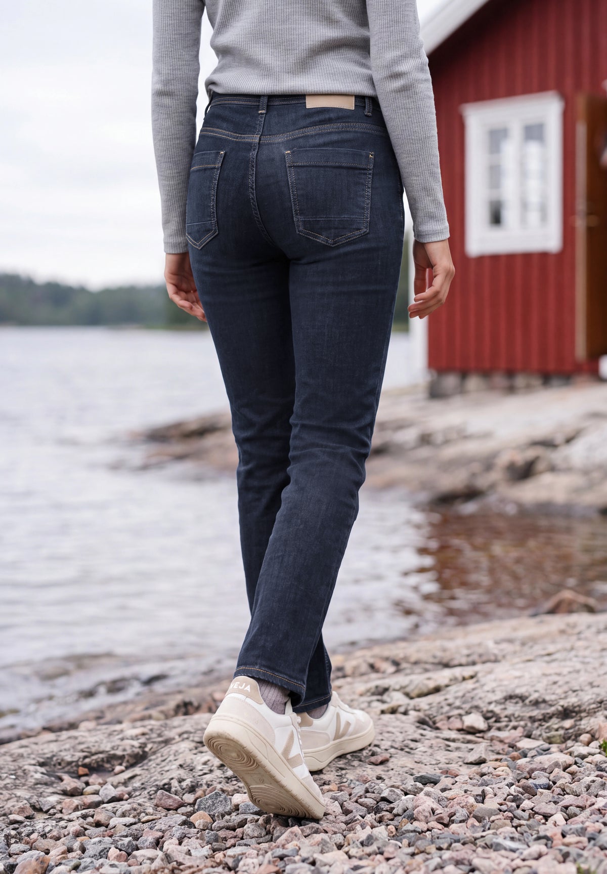 High Waist Straight Leg Jeans im Slim Fit