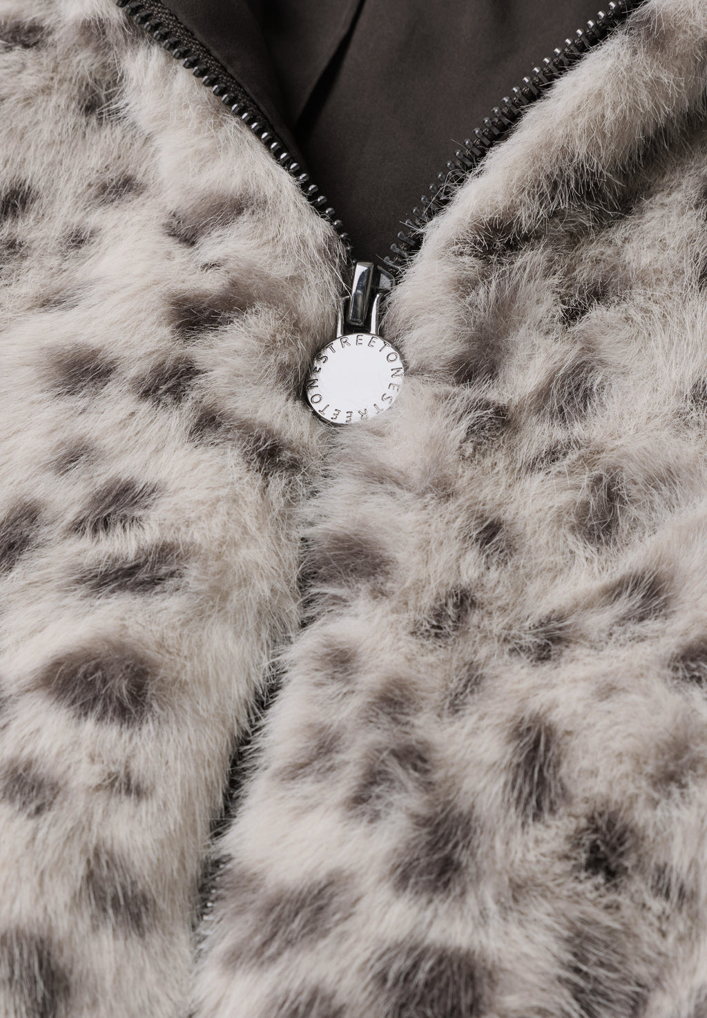 Fake Fur Jacke mit Animal Print