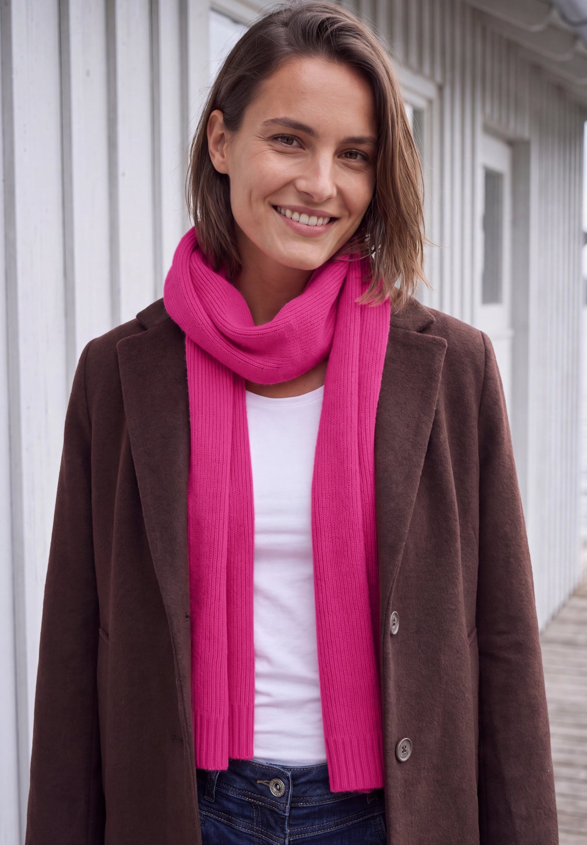 Langer Strickschal in Unifarbe von Cecil