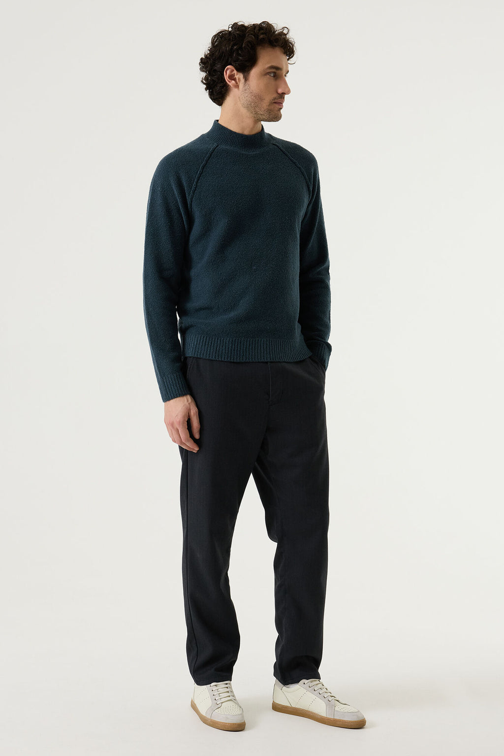 Stoffhose mit geradem Bein in Dunkelblau von Garcia