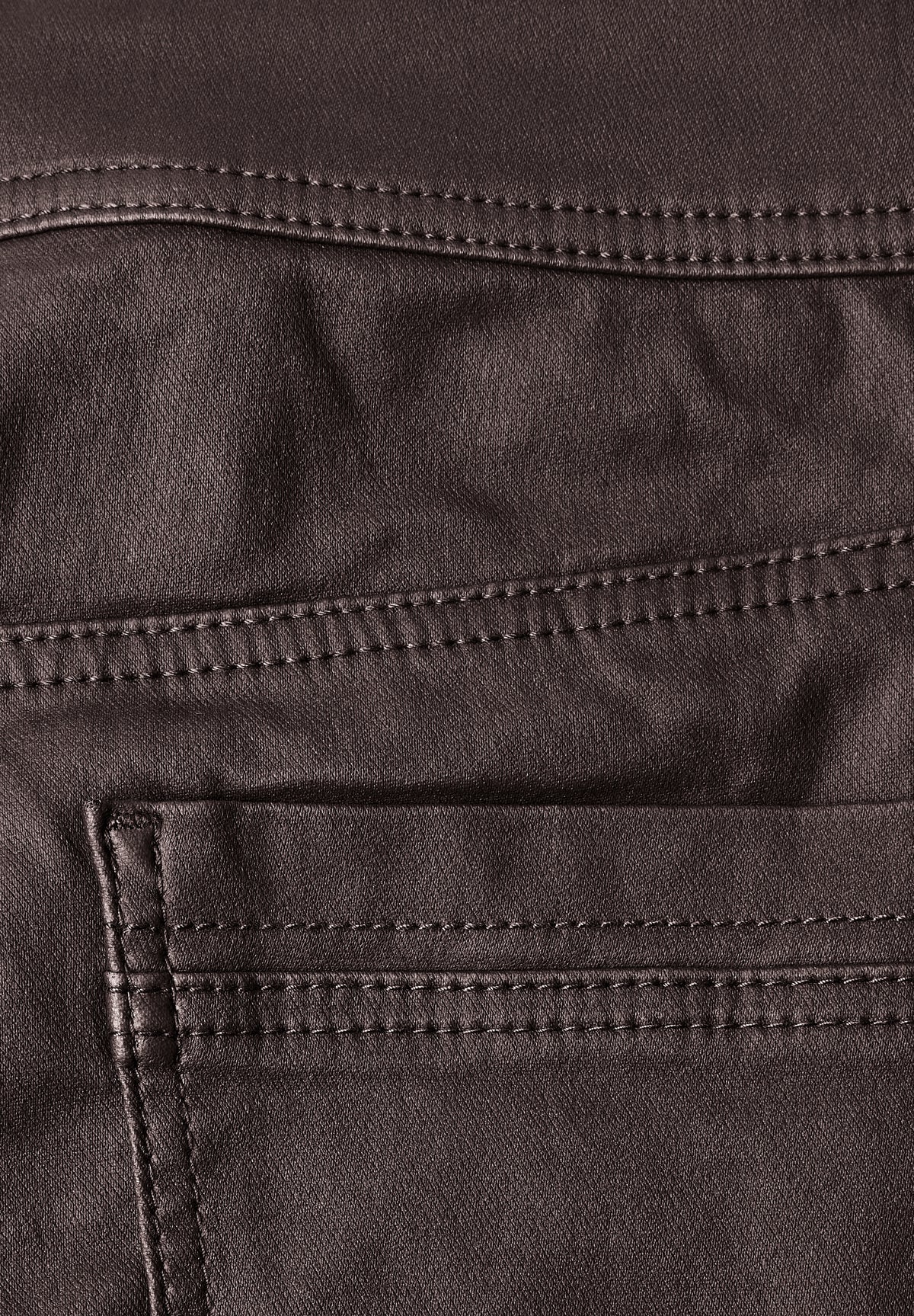 Beschichtete Hose im Slim Fit von Cecil