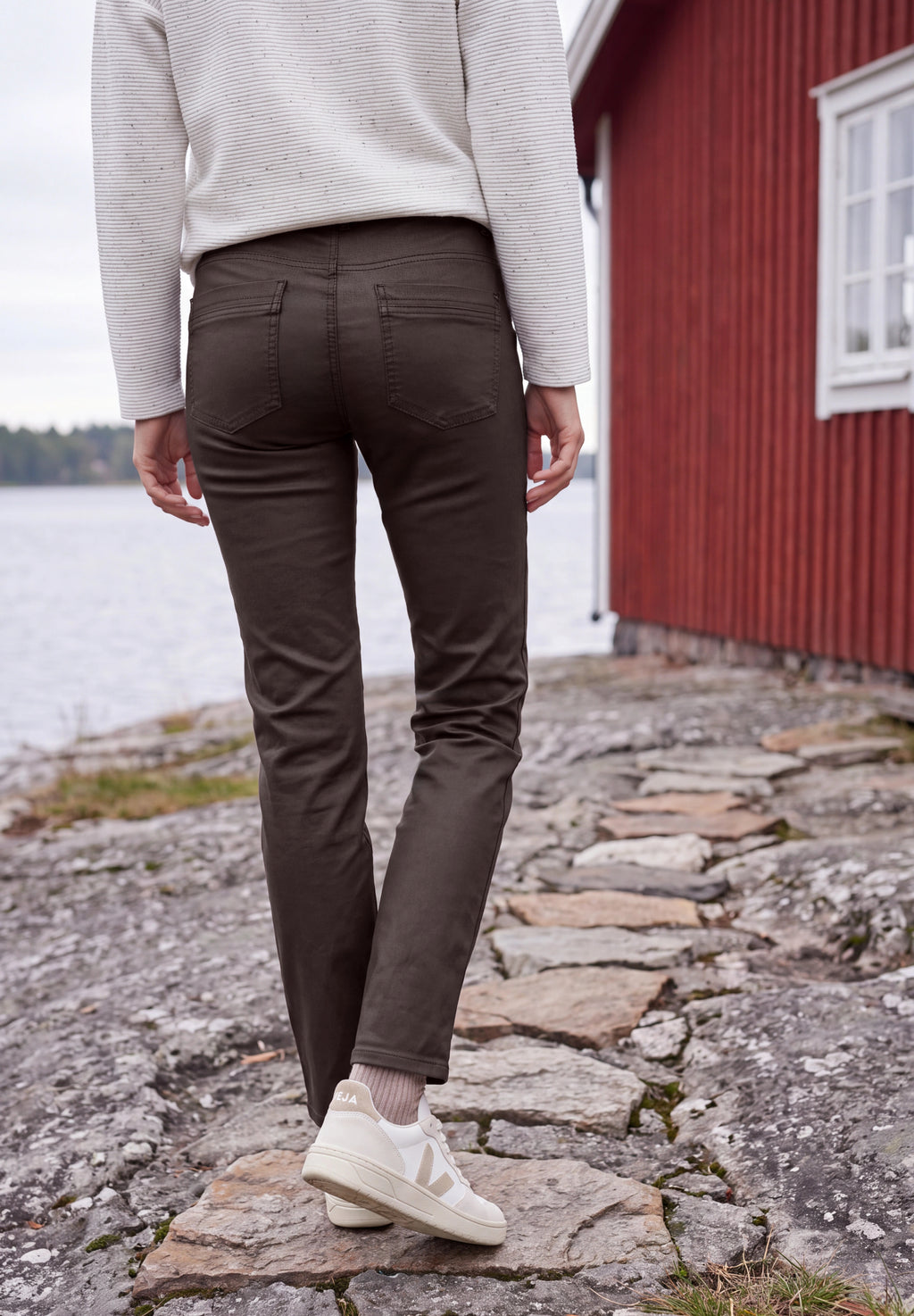 Beschichtete Hose im Slim Fit von Cecil