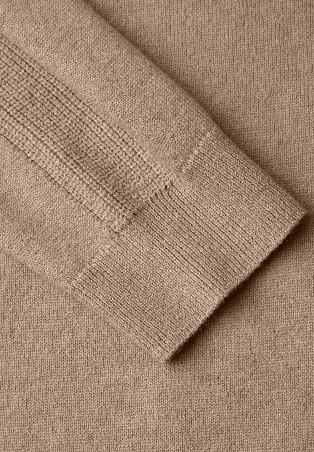 Knielanges Strickkleid mit Rollkragen von Cecil