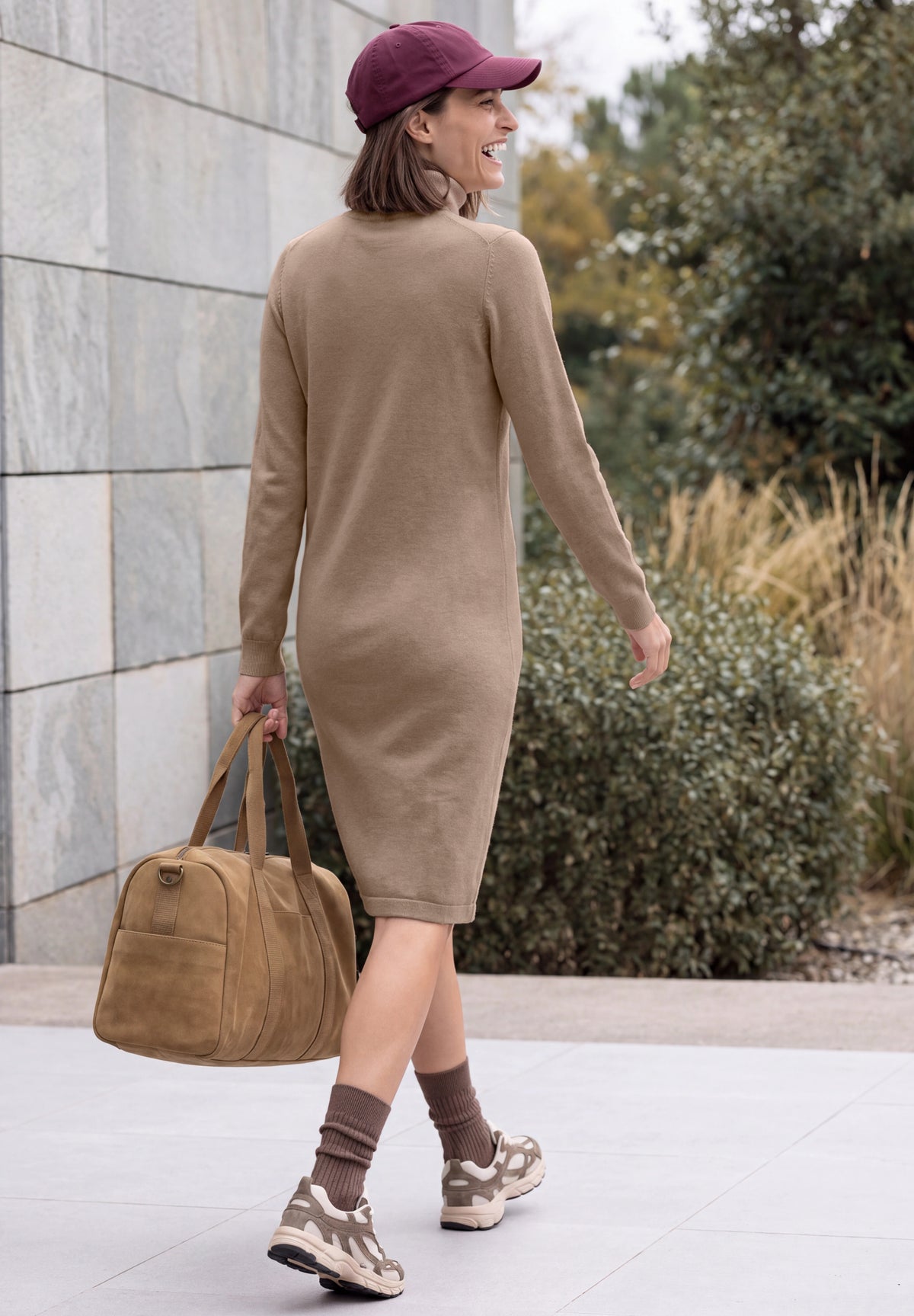 Knielanges Strickkleid mit Rollkragen von Cecil